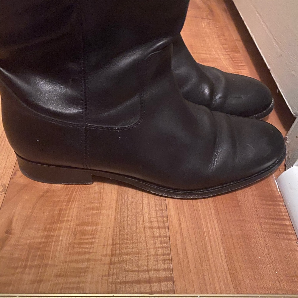 Boots - Picture 3 of 5
